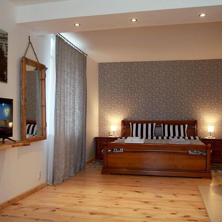 Emilie'S Apartments Liepaja Ngoại thất bức ảnh