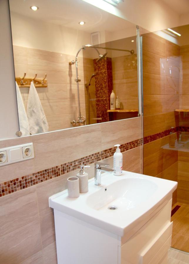 Emilie'S Apartments Liepaja Ngoại thất bức ảnh